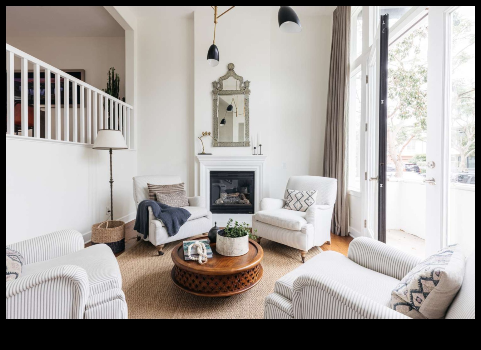 Spânzurări de perete din lemn: meșteșuguri de bricolaj pentru afișaje artistice