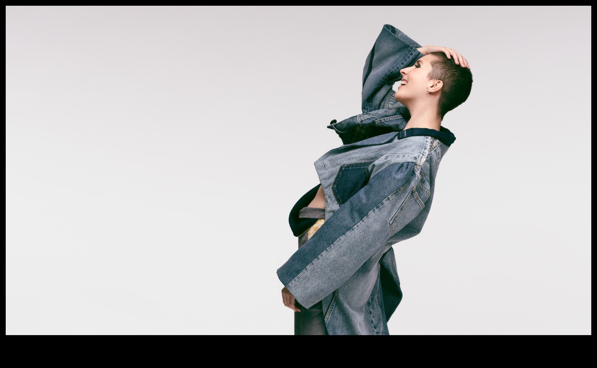 Fashion Upcycled: Crearea de artă purtabilă cu meșteșuguri DIY