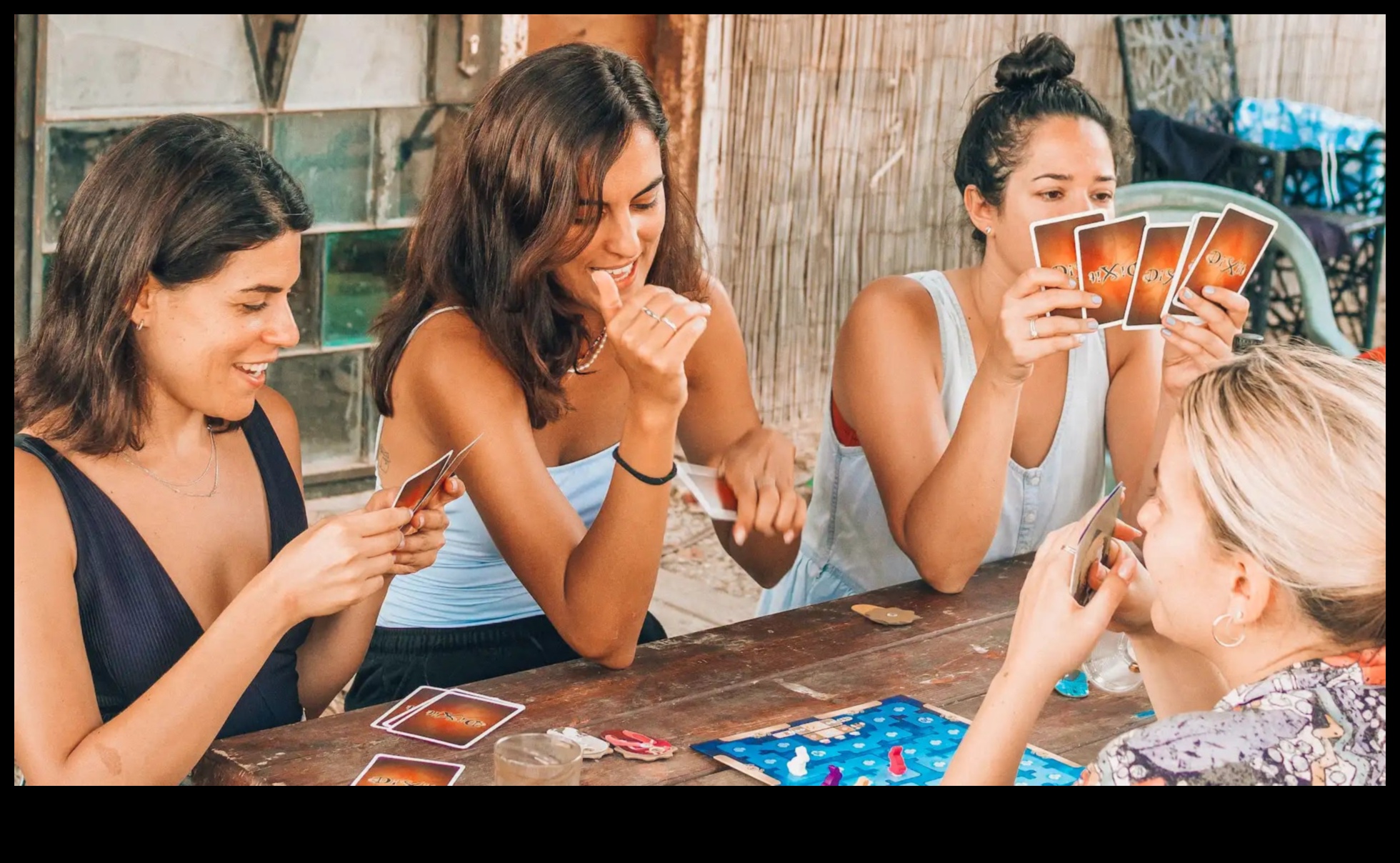 Family Frolics Board Jocuri și puzzle -uri pentru serile confortabile 2 Family Frolics: jocuri de masă și puzzle -uri pentru seri confortabile