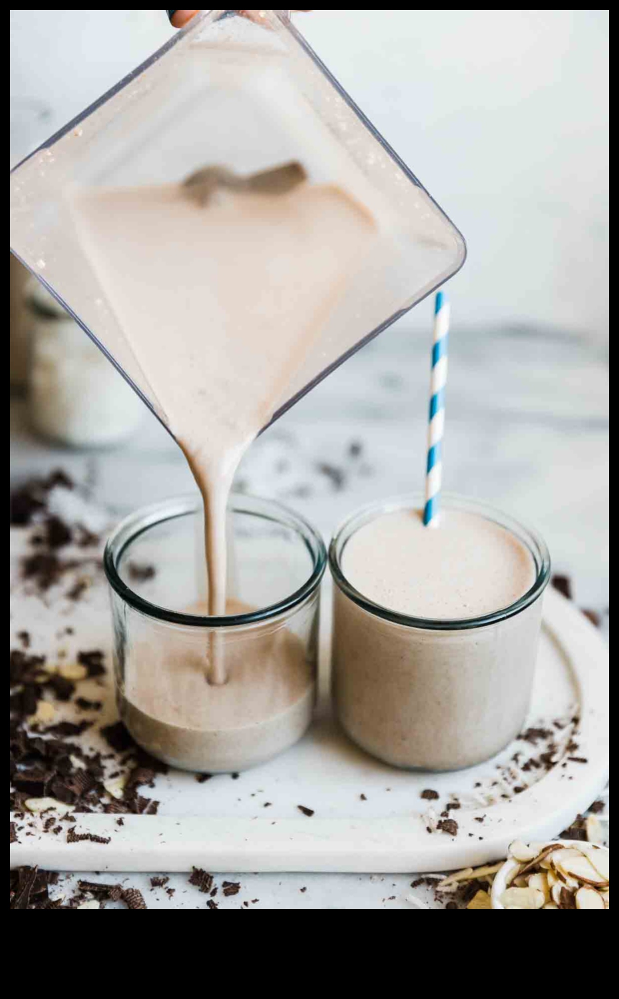 Bucuria de dimineață: sorbind lapte cremos și pur de nucă de cocos