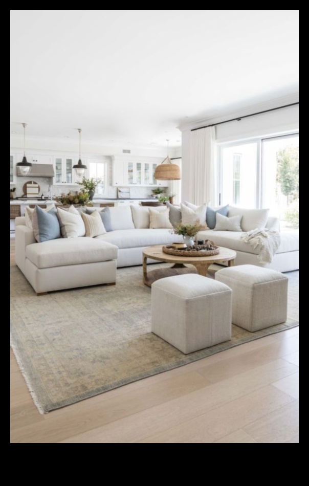 Puteți sugera modalități creative de a utiliza accente de aur în decorul de coastă?